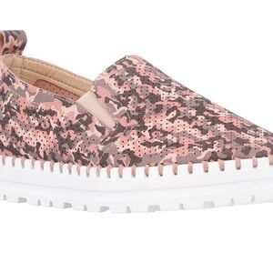 NWOT-Good Choice Aroma Pink Platform Sneakers